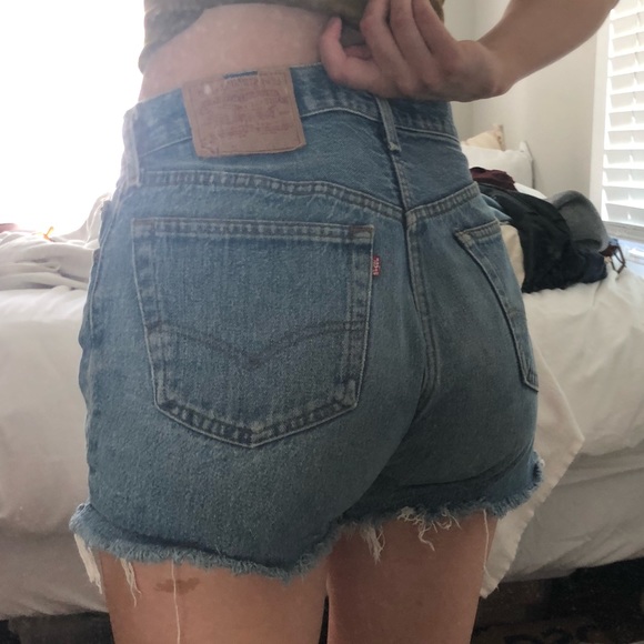 Levi’s Vintage High Rise Light Wash Shorts - Picture 5 of 8